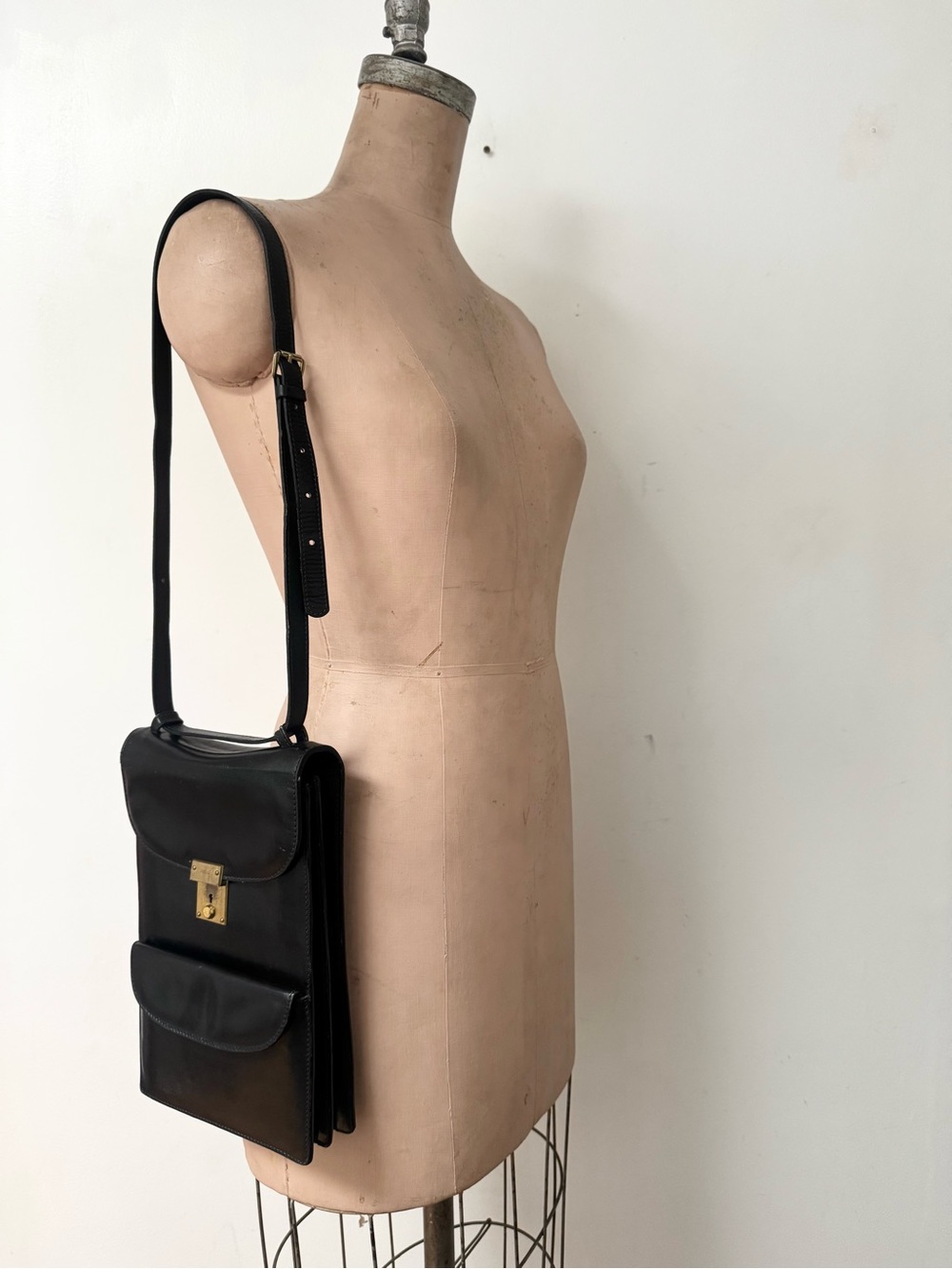 GUCCI vintage convertible locking leather satchel - Picture 14 of 16